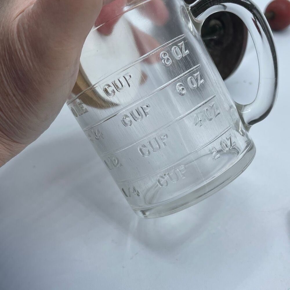 Vintage food nut chopper in measuring cup. Hazel Atlas? - Picture 6 of 6